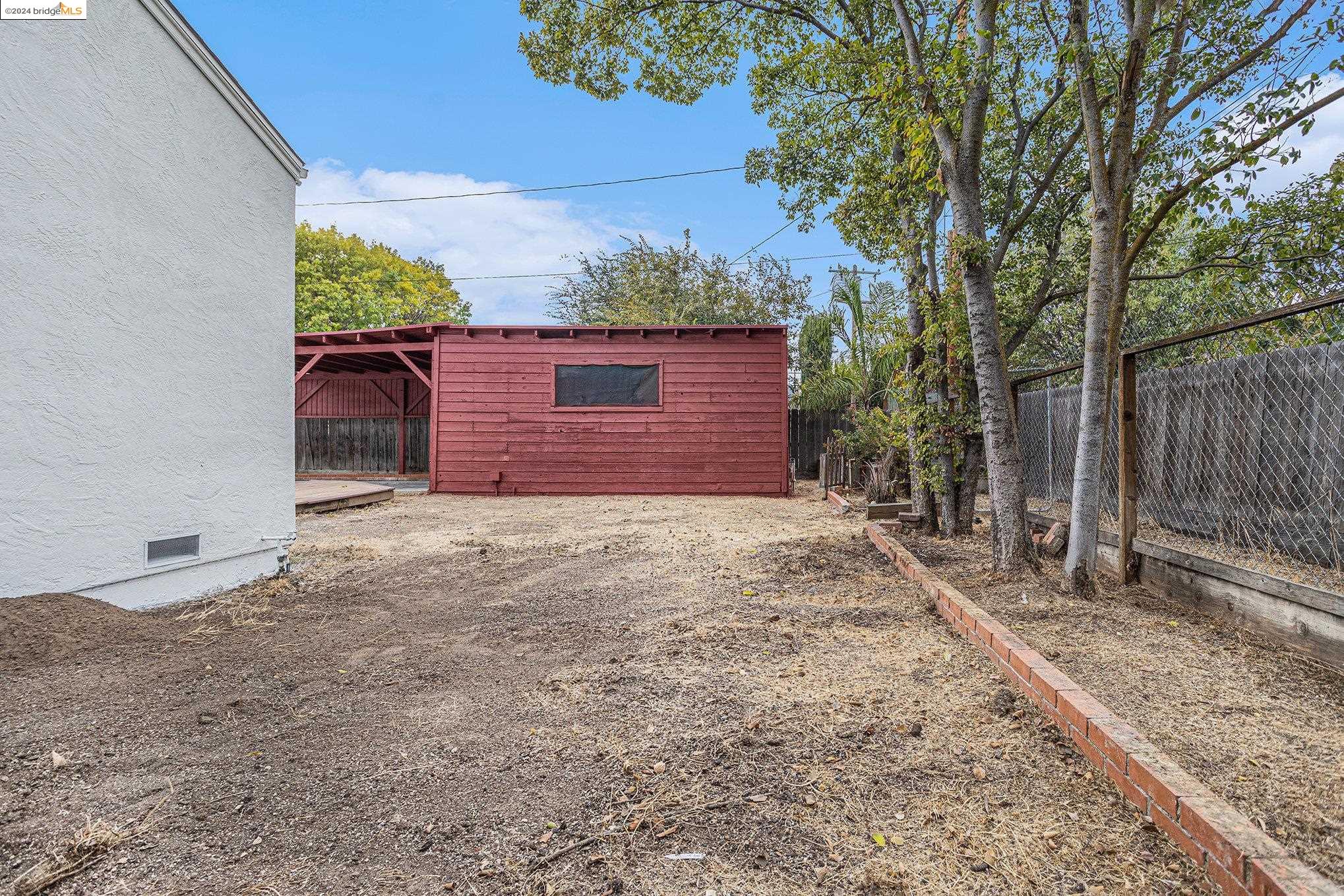 257 E Hollywood Ave