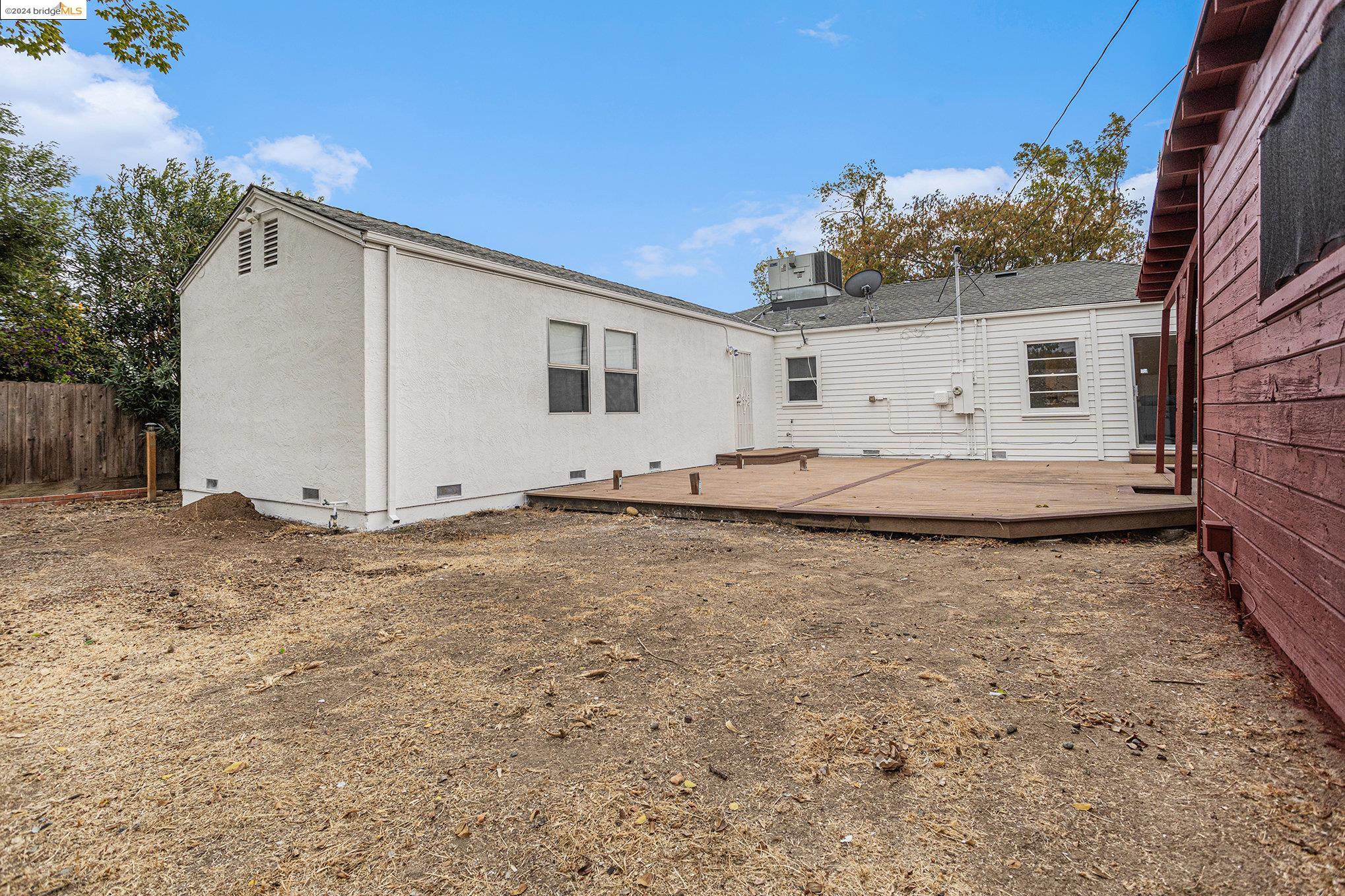 257 E Hollywood Ave
