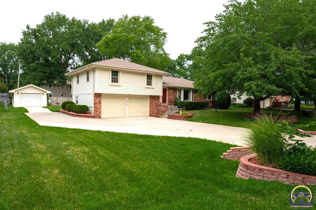 3213 SE Arbor DR
