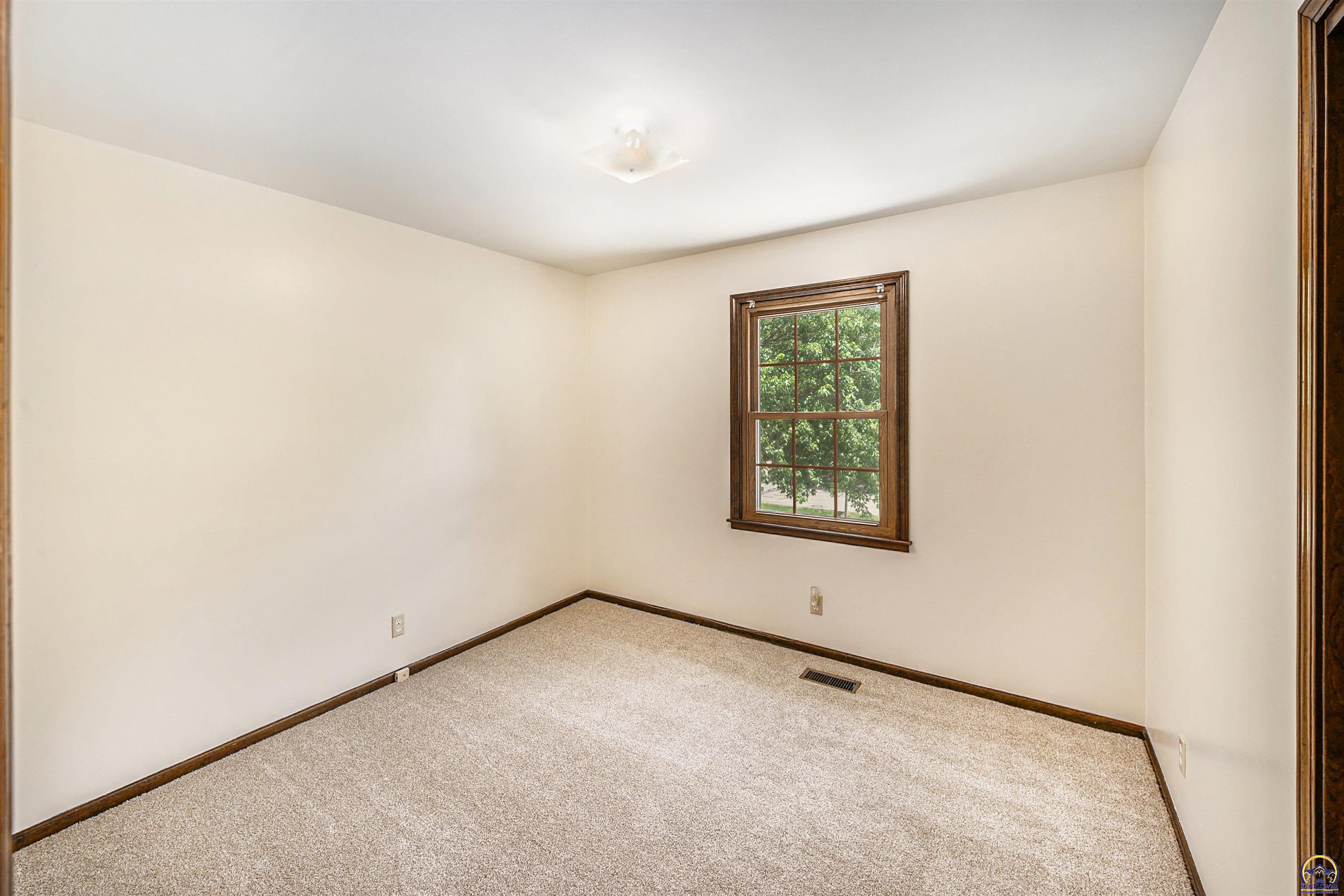 3213 SE Arbor DR