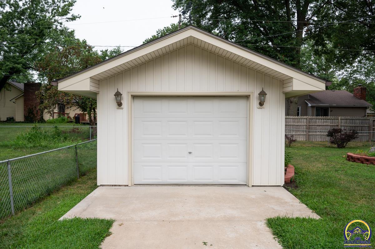 3213 SE Arbor DR