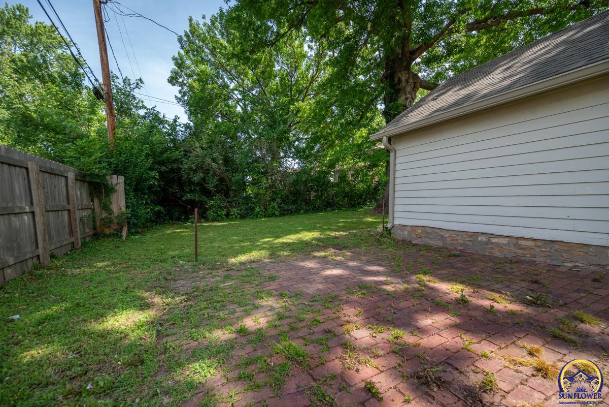 1045 SW Wayne AVE
