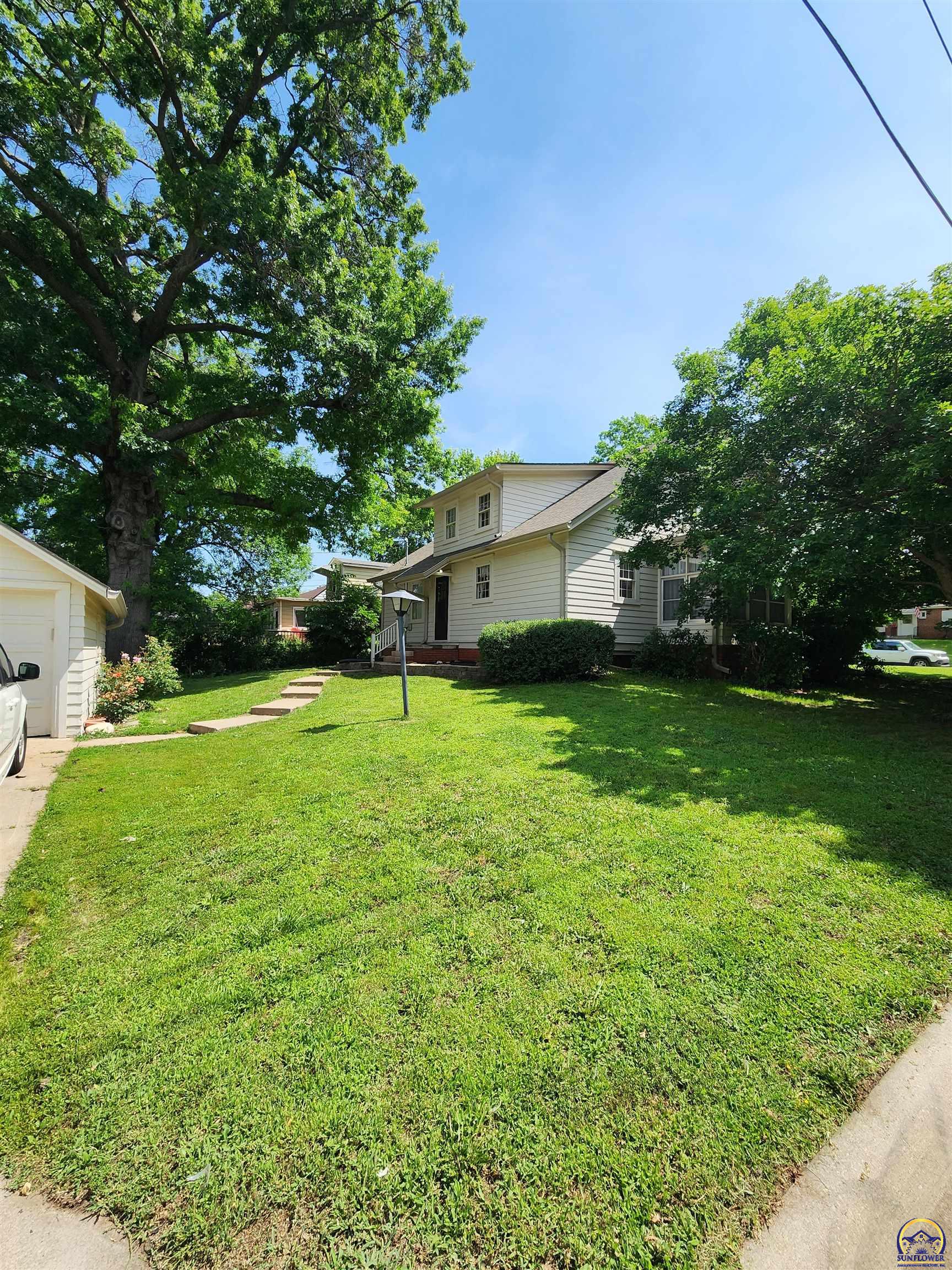1045 SW Wayne AVE