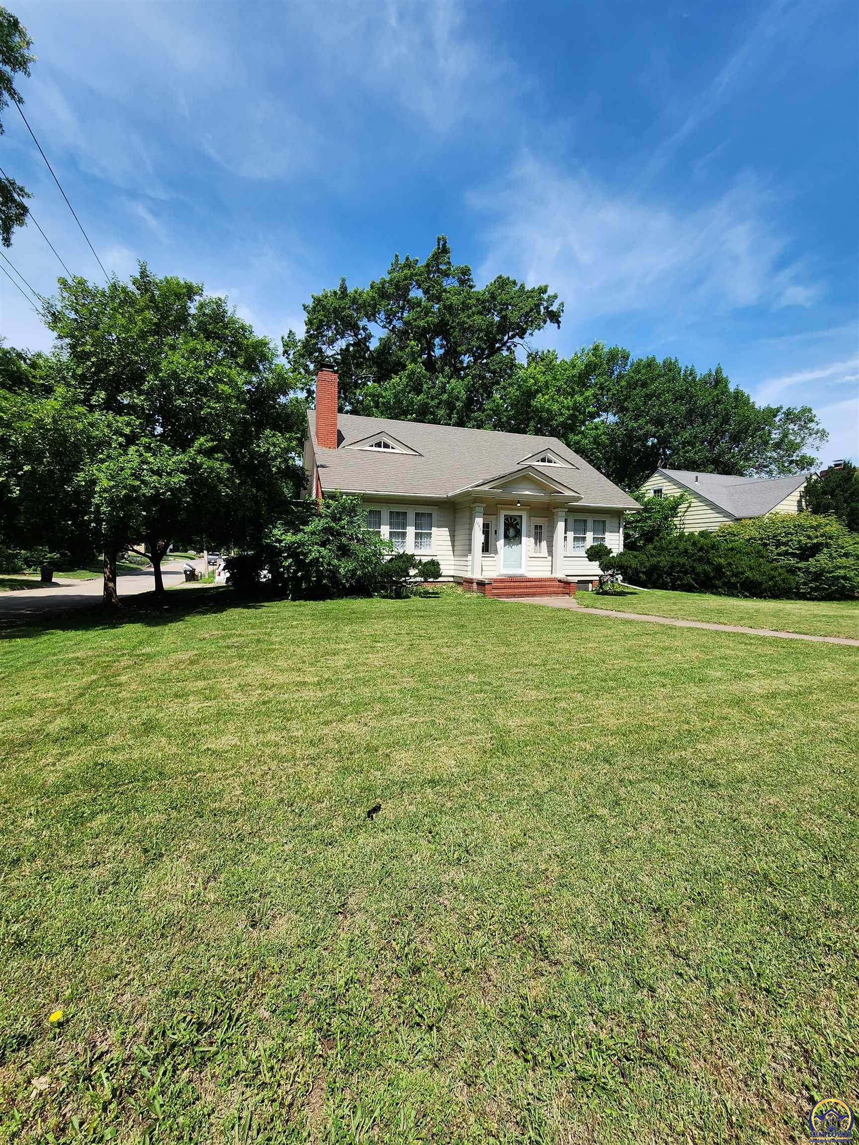 1045 SW Wayne AVE