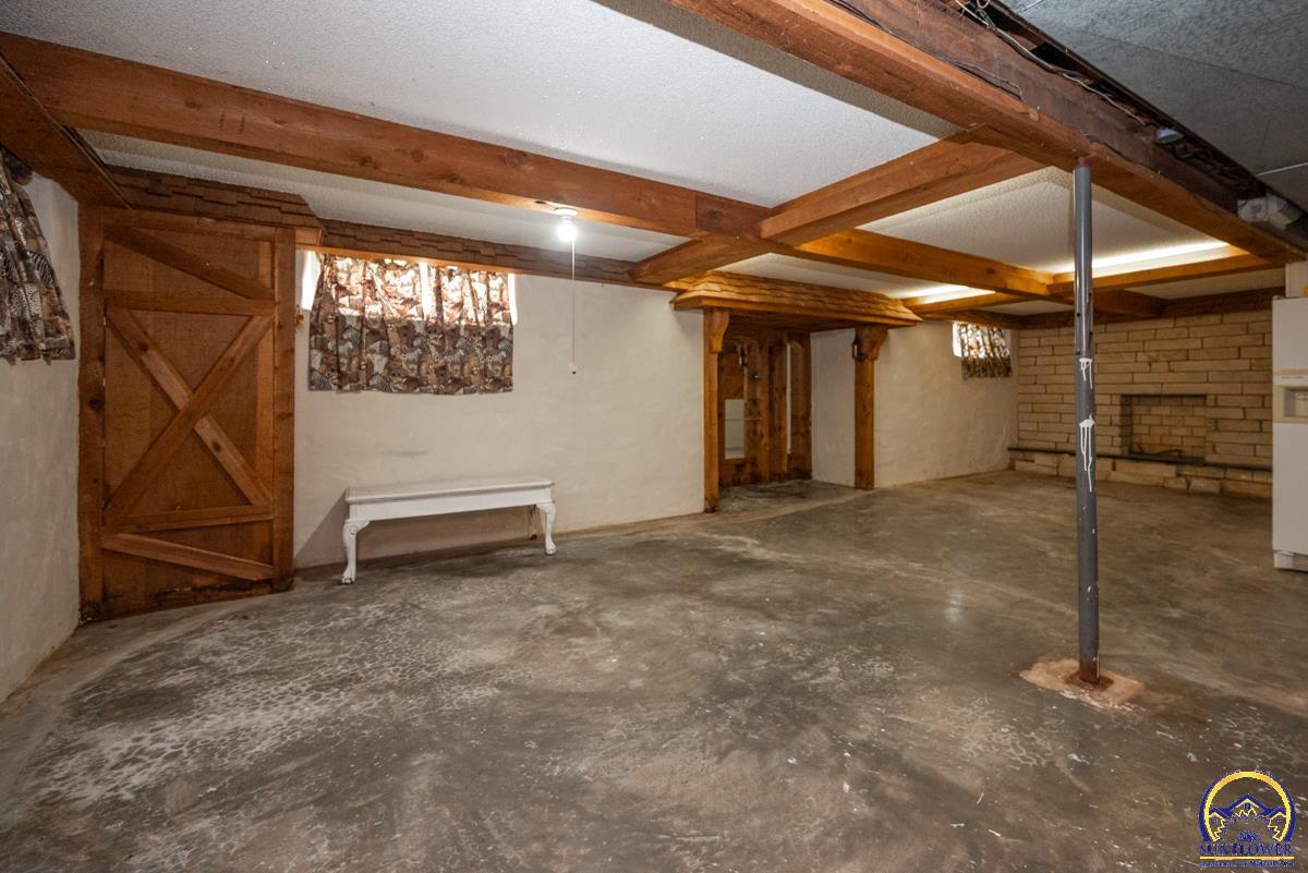 1045 SW Wayne AVE