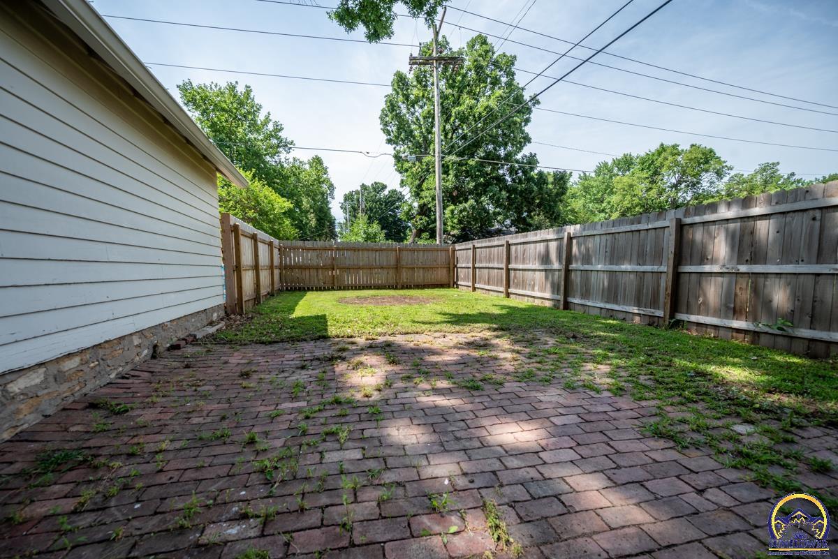 1045 SW Wayne AVE