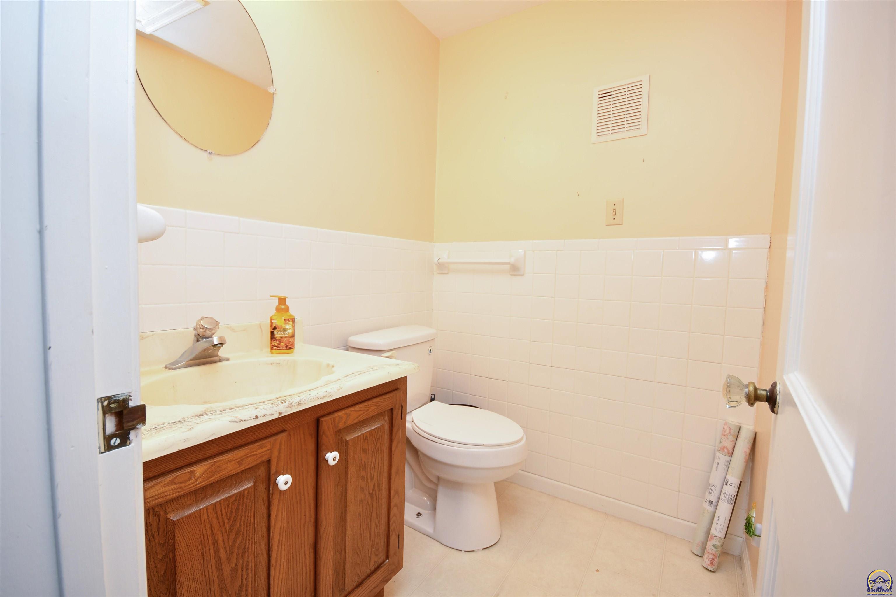 715 NW 35th ST