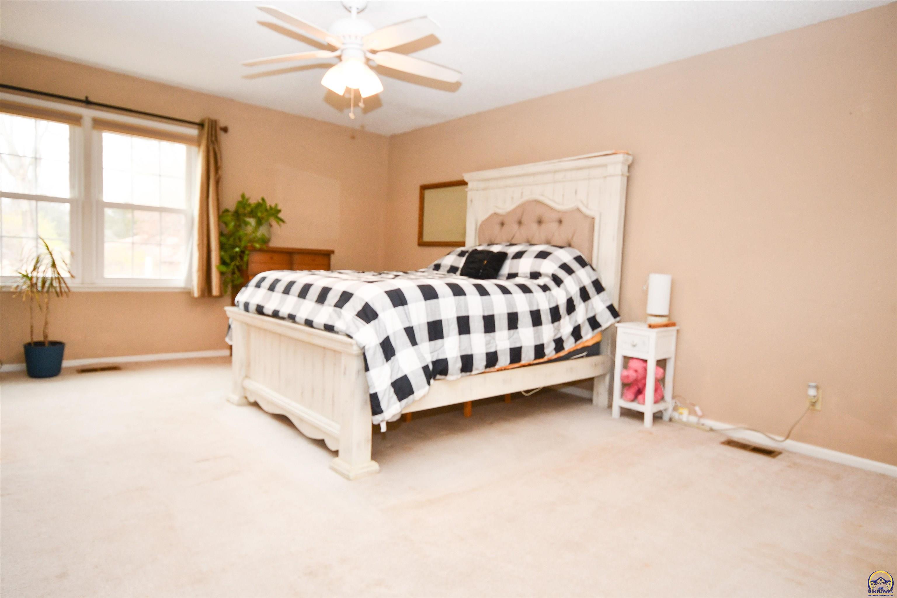 715 NW 35th ST