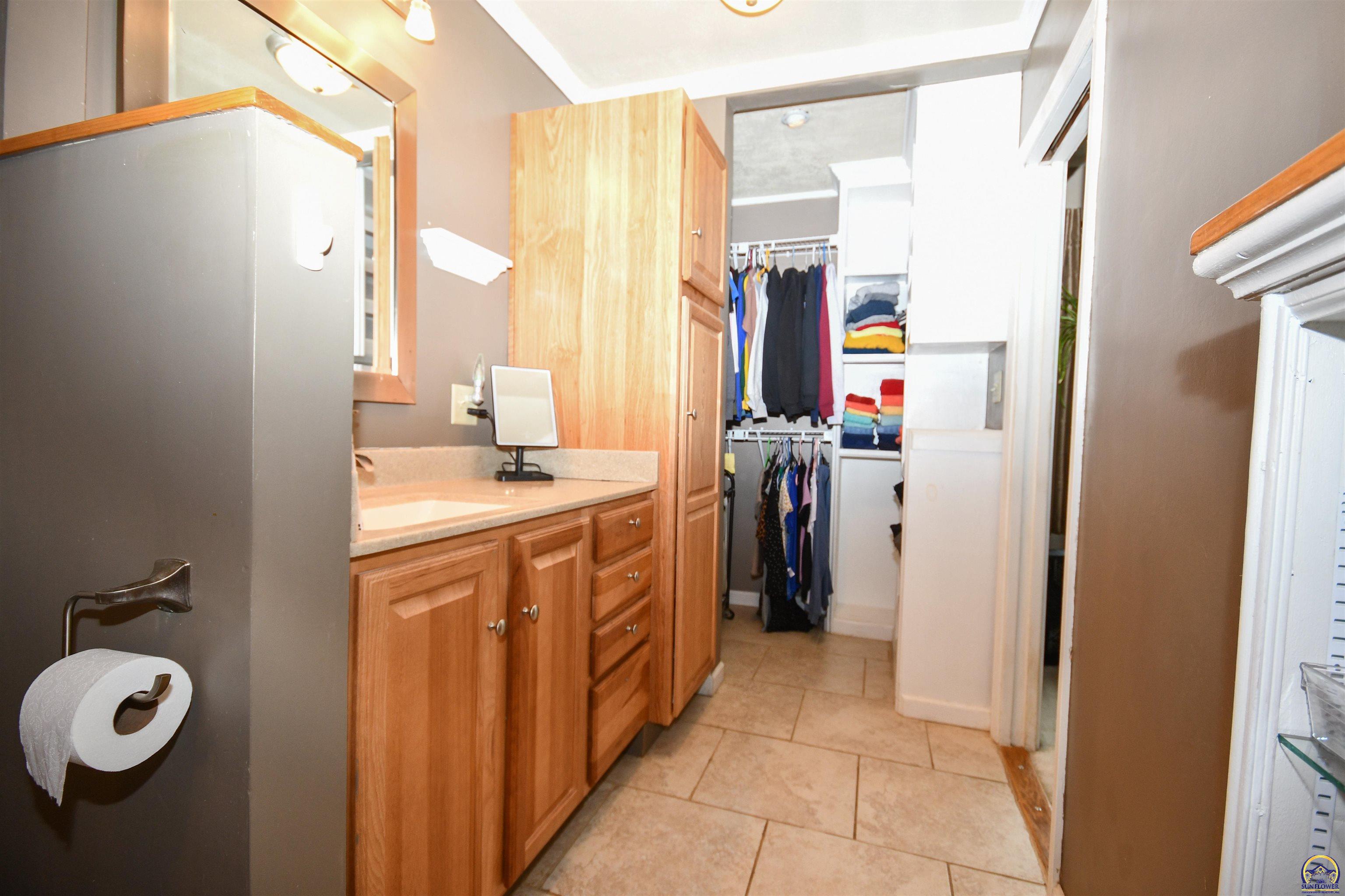 715 NW 35th ST