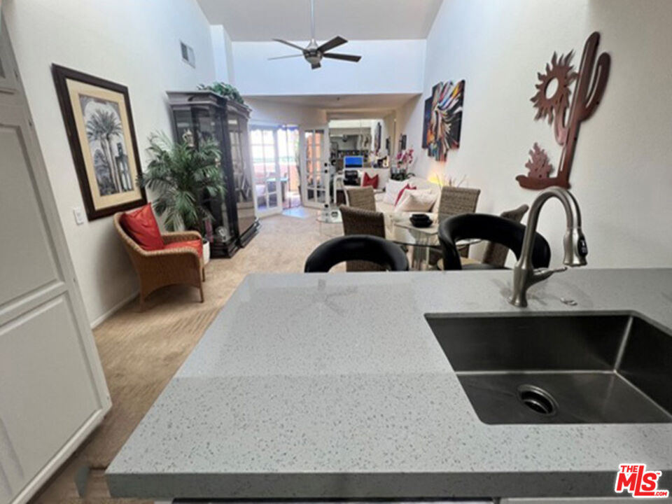 500 E Amado Rd Unit: 420