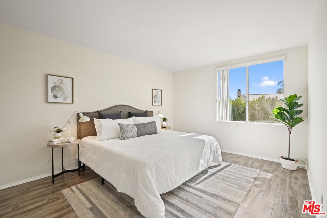 12720 Burbank Blvd Unit: 114