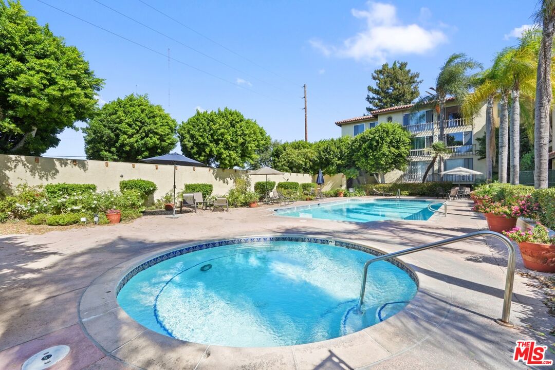12720 Burbank Blvd Unit: 114