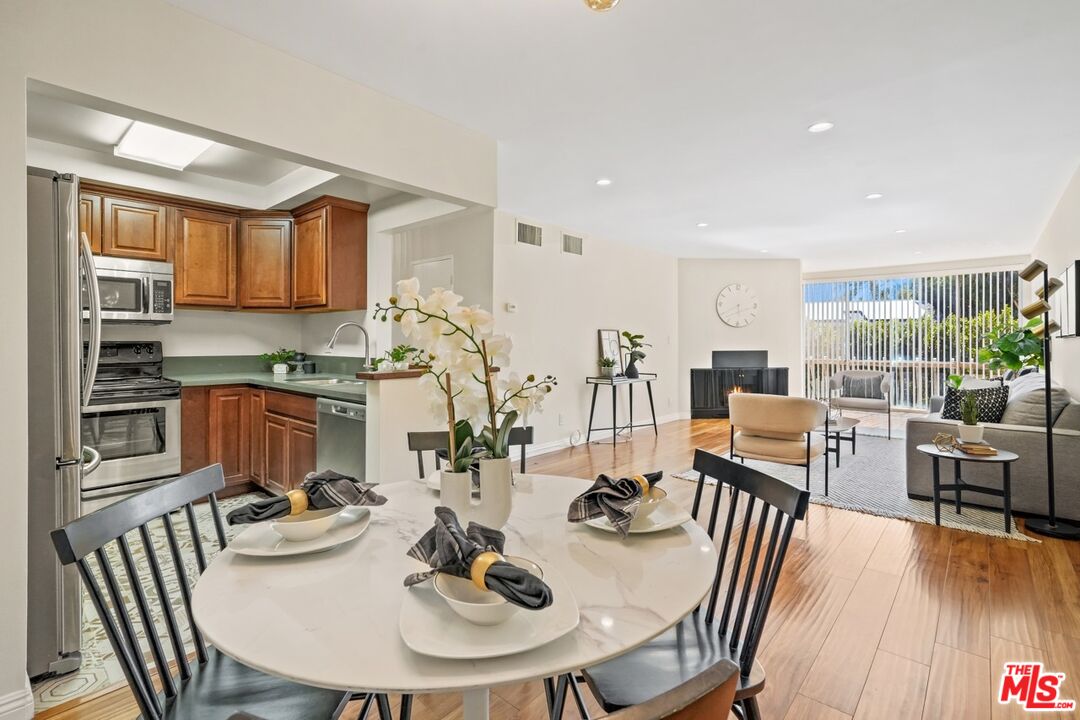 12720 Burbank Blvd Unit: 114