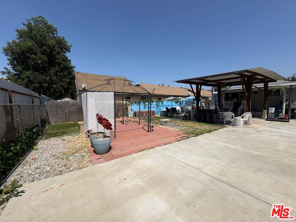 1528 W 36th St