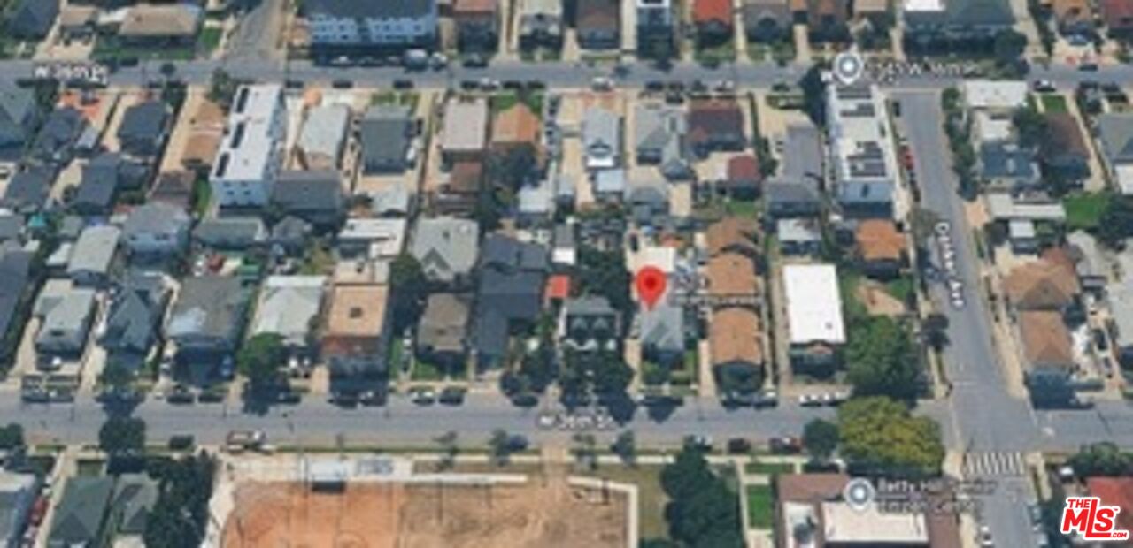 1528 W 36th St