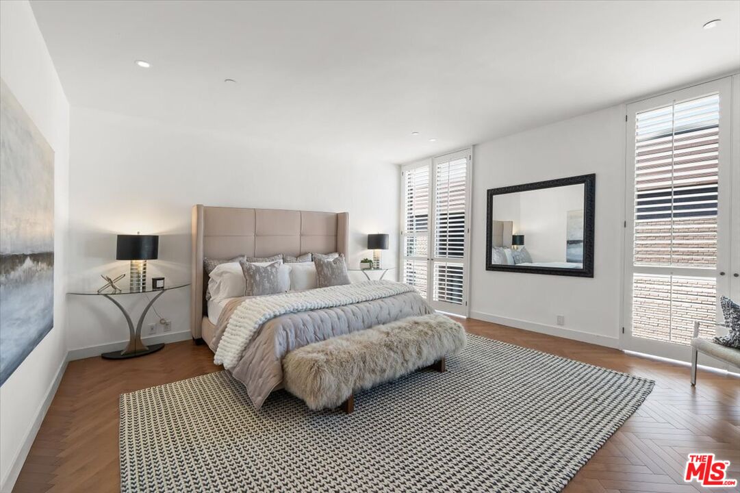 300 N Swall Dr Unit: 452