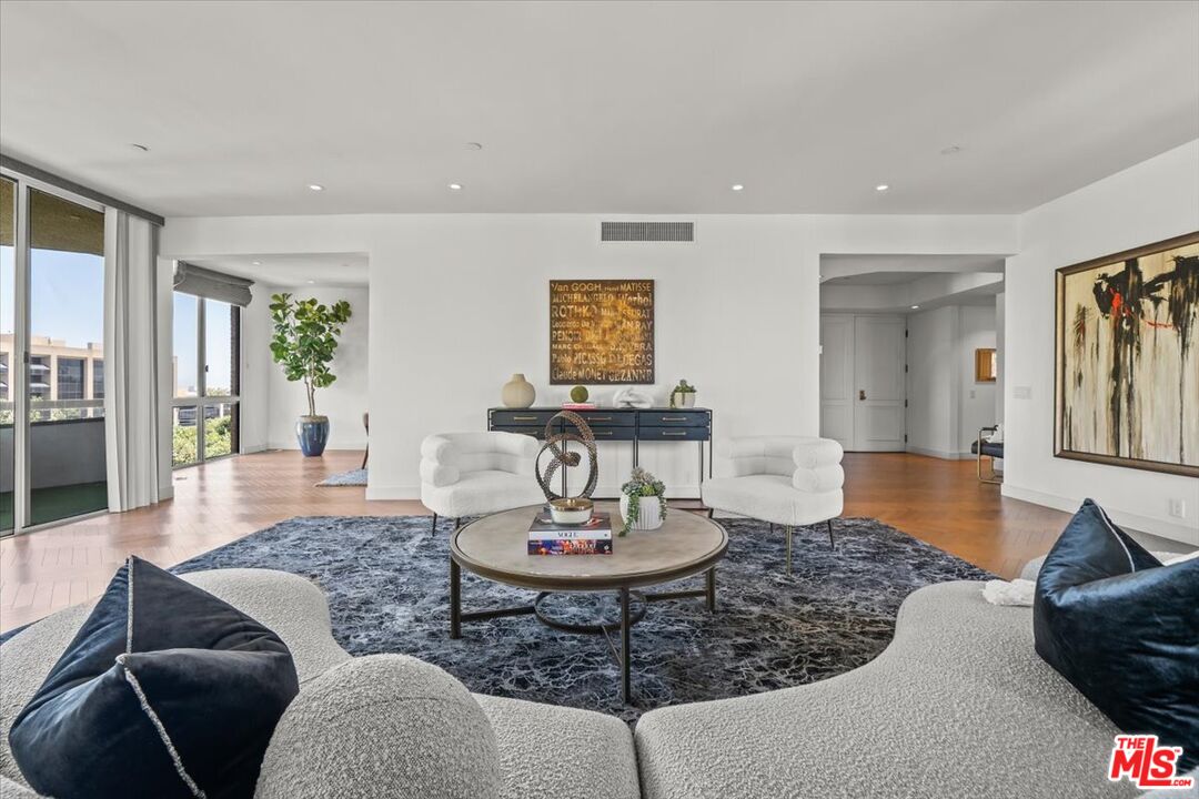 300 N Swall Dr Unit: 452