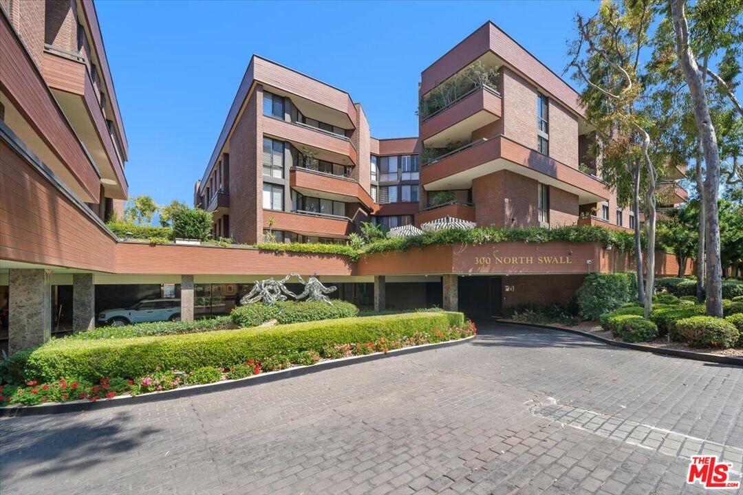 300 N Swall Dr Unit: 452