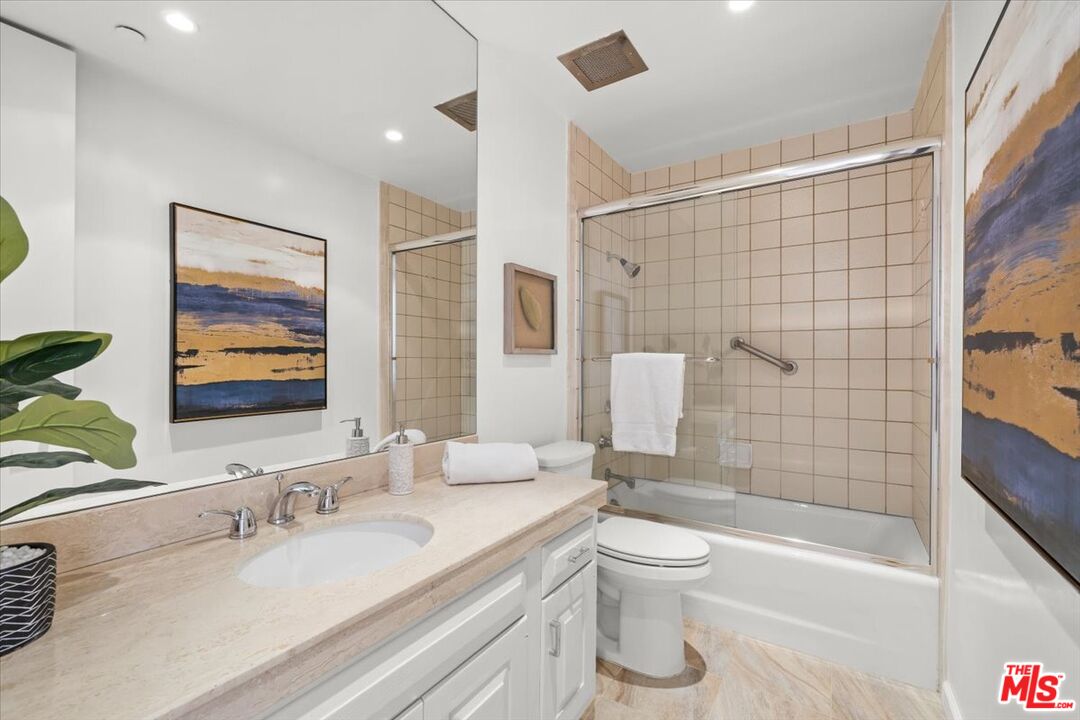 300 N Swall Dr Unit: 452