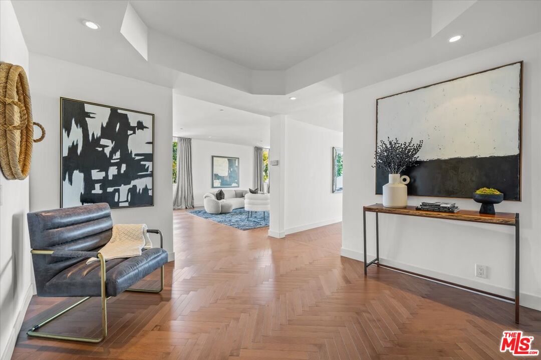 300 N Swall Dr Unit: 452