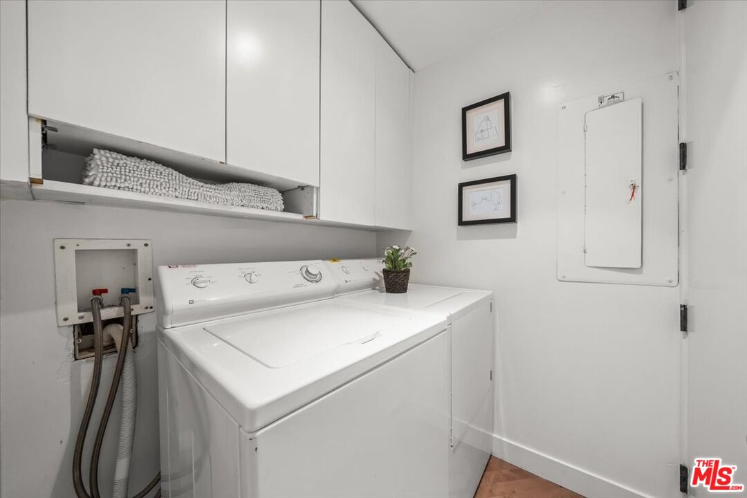 300 N Swall Dr Unit: 452