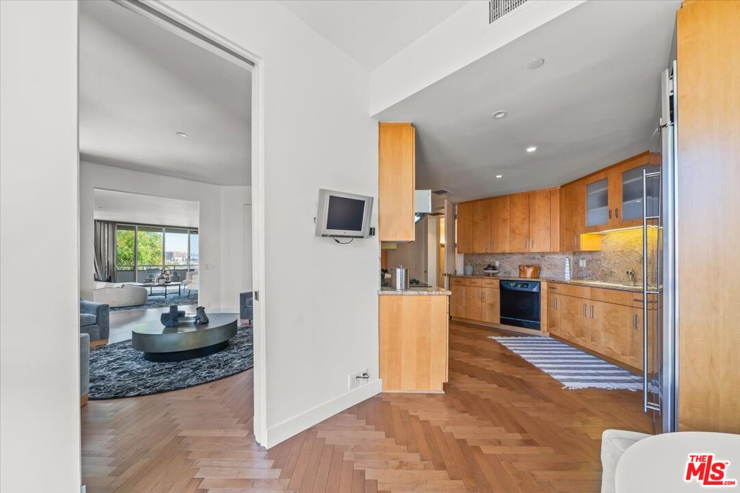 300 N Swall Dr Unit: 452