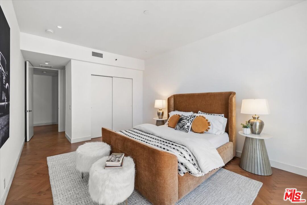 300 N Swall Dr Unit: 452