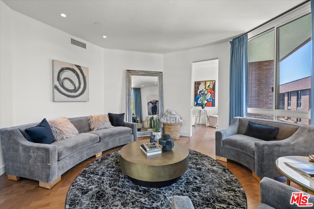 300 N Swall Dr Unit: 452