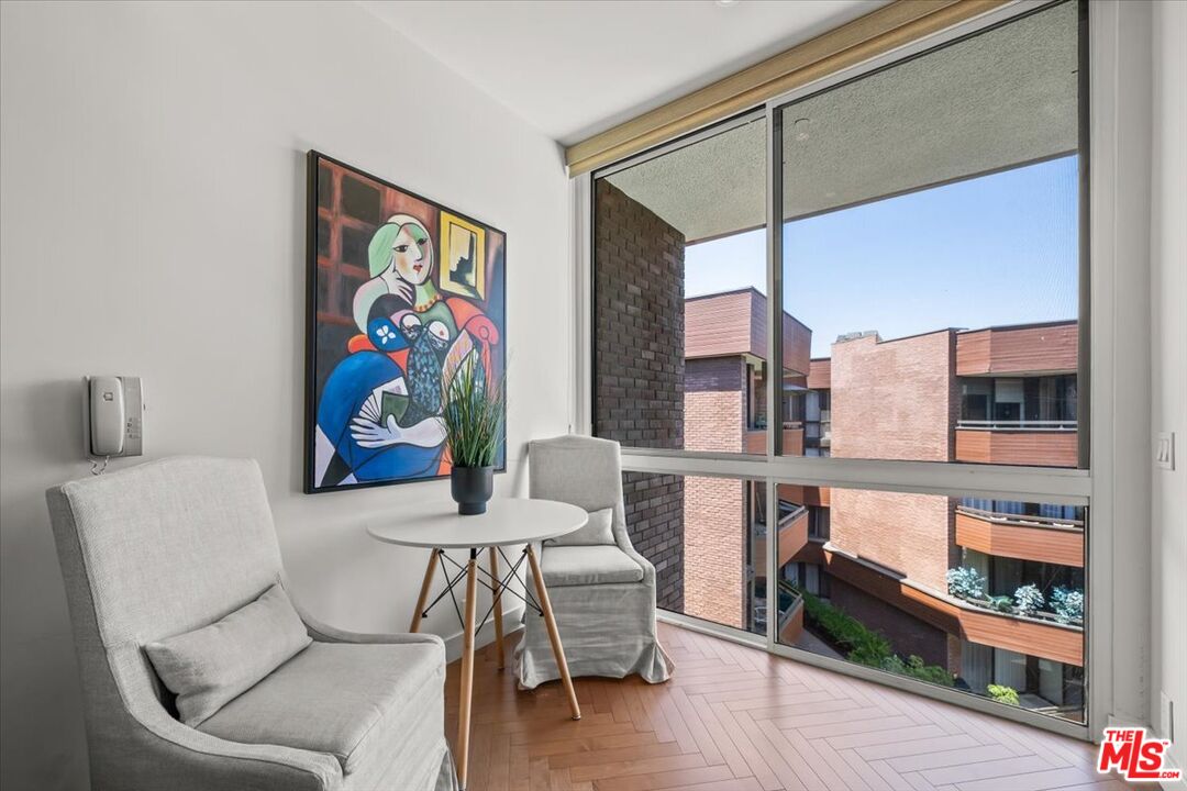 300 N Swall Dr Unit: 452