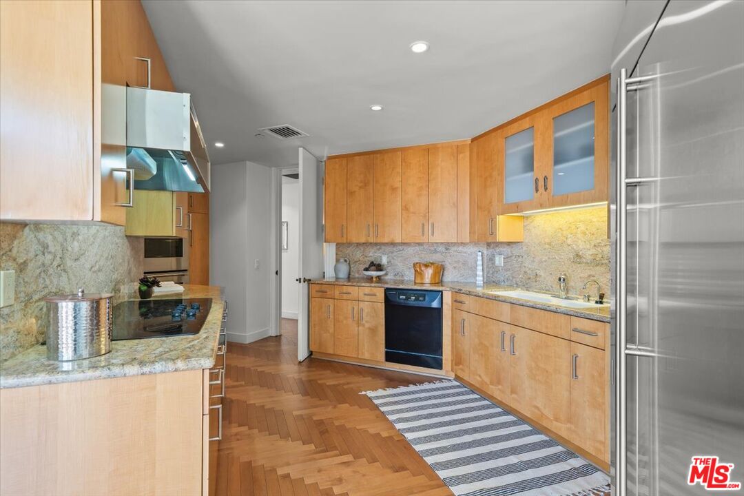 300 N Swall Dr Unit: 452