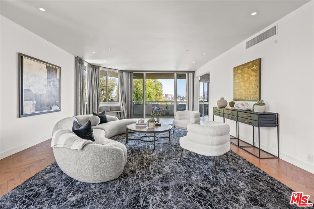 300 N Swall Dr Unit: 452