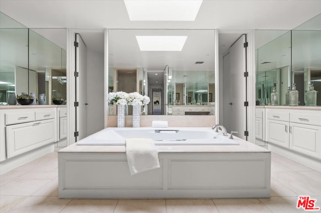 300 N Swall Dr Unit: 452