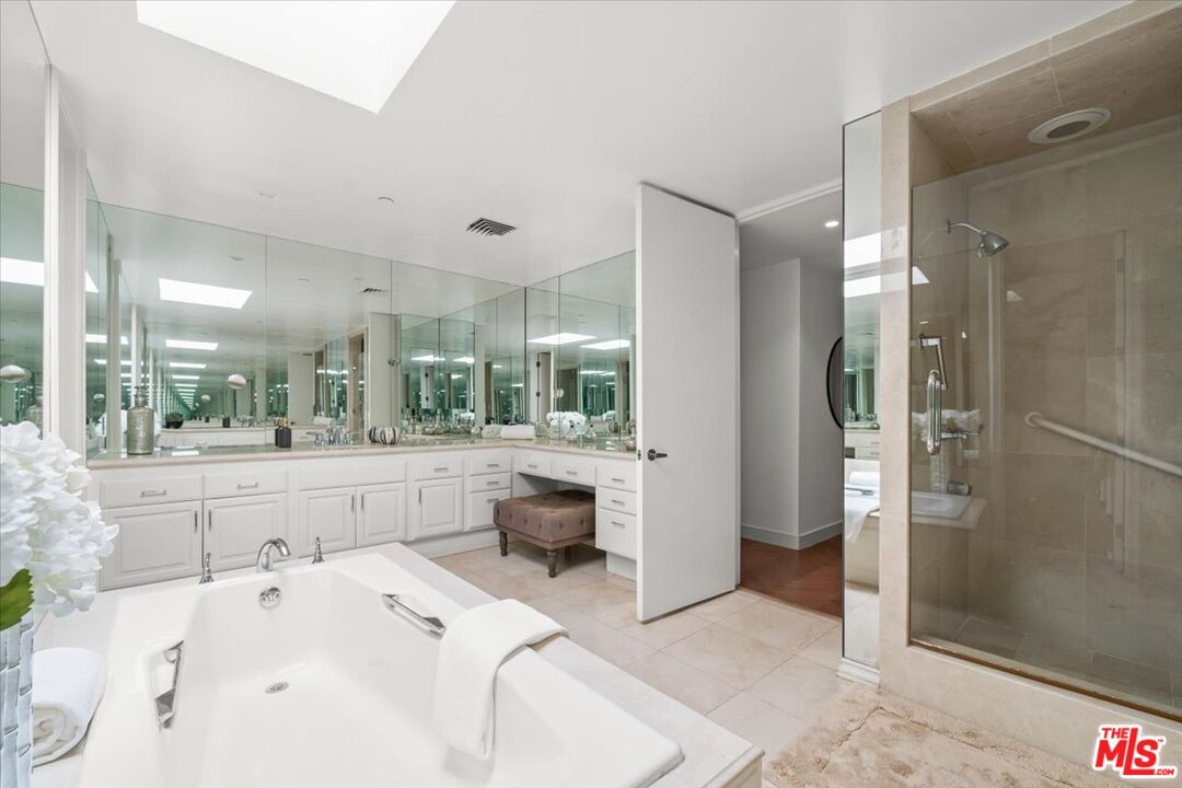 300 N Swall Dr Unit: 452