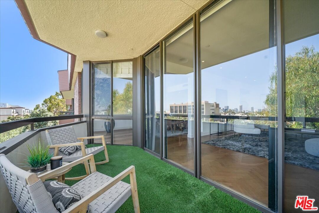 300 N Swall Dr Unit: 452