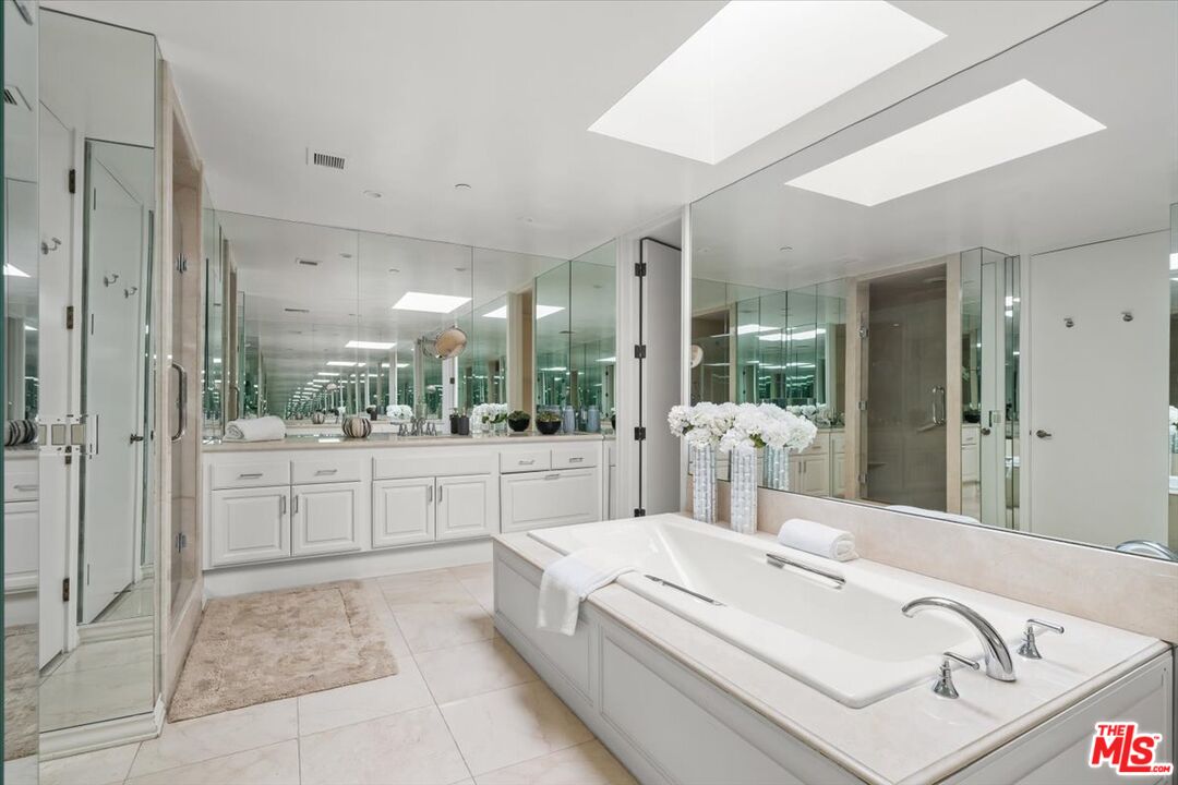 300 N Swall Dr Unit: 452