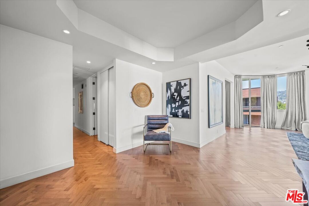 300 N Swall Dr Unit: 452