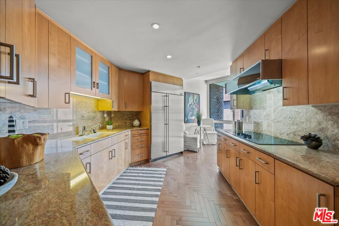 300 N Swall Dr Unit: 452