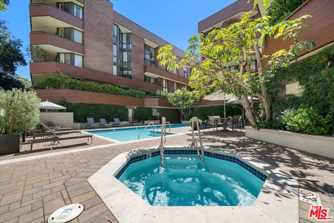 300 N Swall Dr Unit: 452