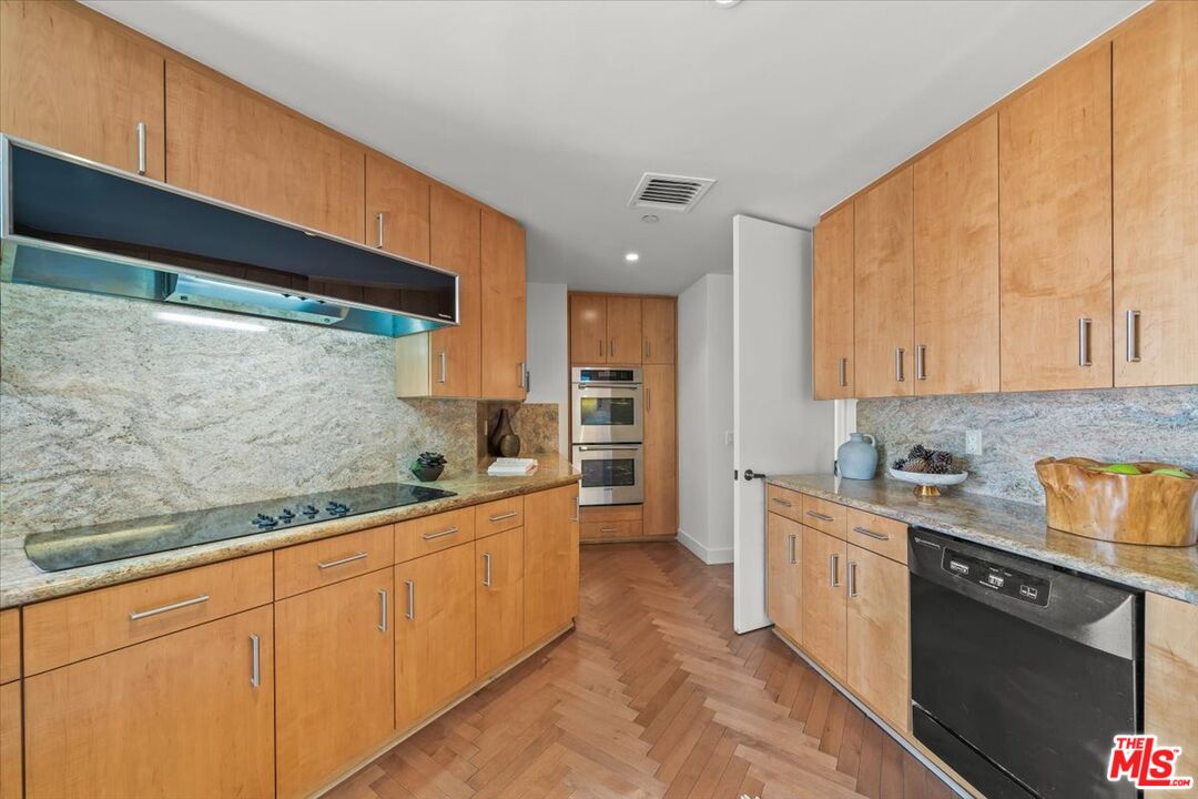 300 N Swall Dr Unit: 452