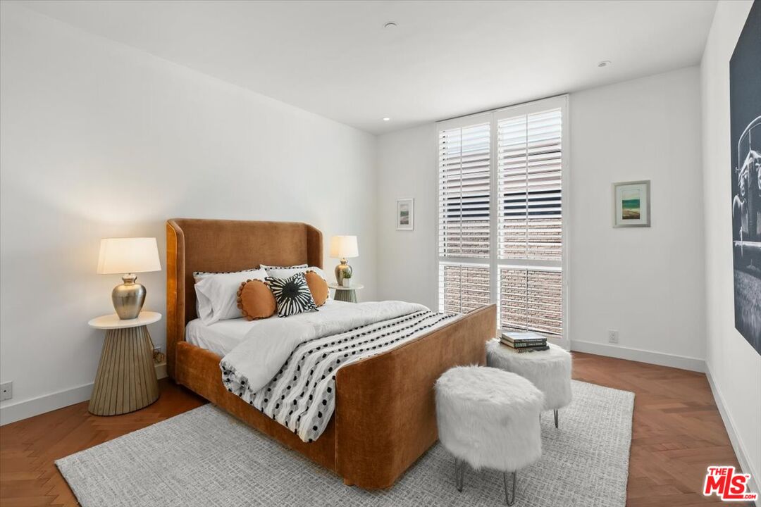 300 N Swall Dr Unit: 452