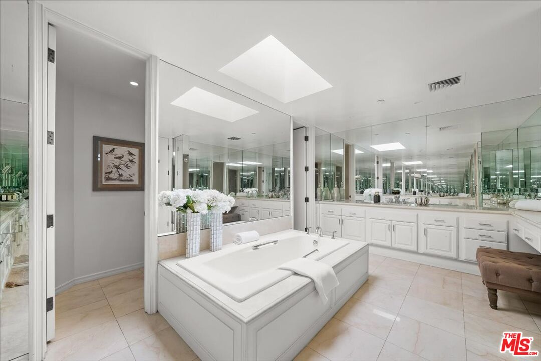 300 N Swall Dr Unit: 452