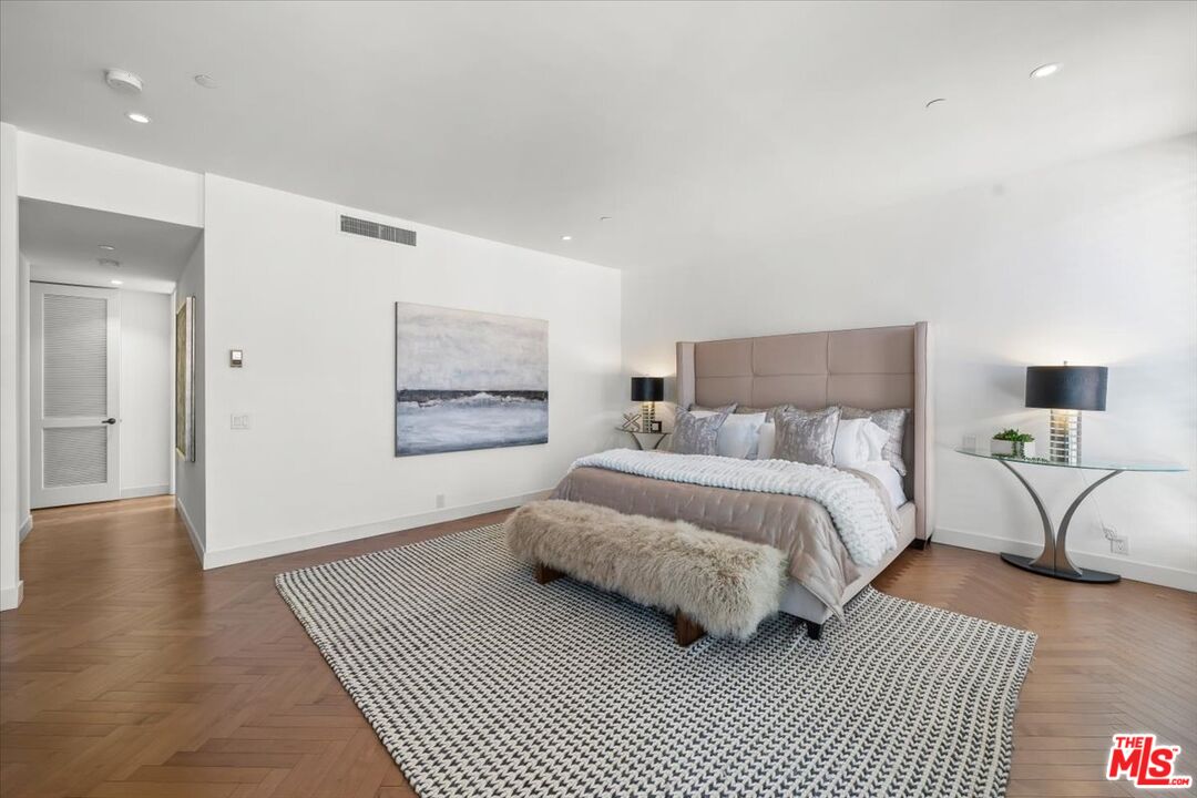 300 N Swall Dr Unit: 452