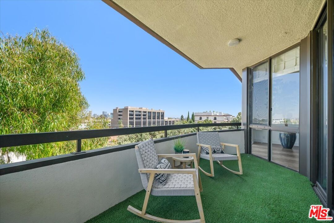 300 N Swall Dr Unit: 452