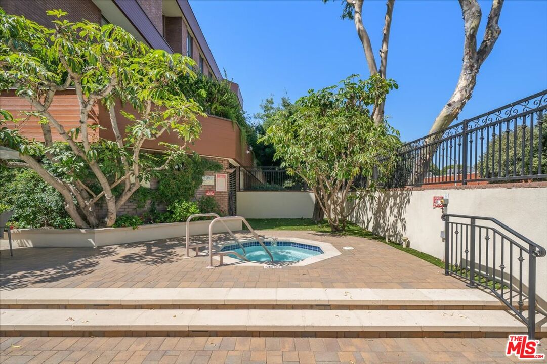 300 N Swall Dr Unit: 452