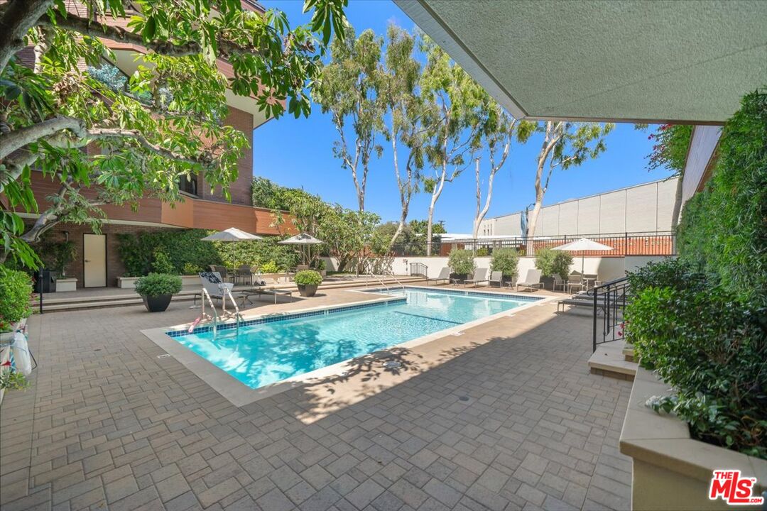 300 N Swall Dr Unit: 452