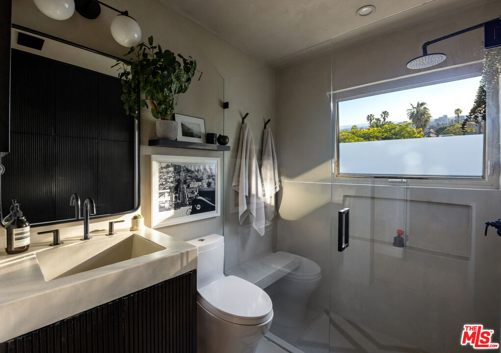 1818 Micheltorena St