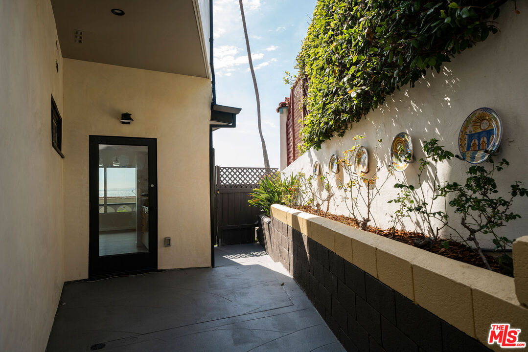7000 Vista Del Mar Ln