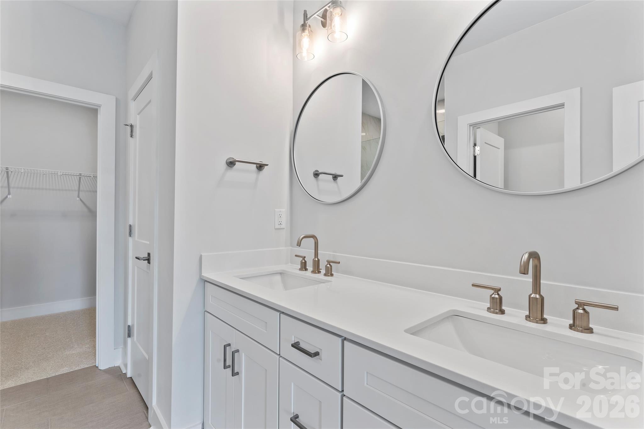 732 Falling Oak Alley