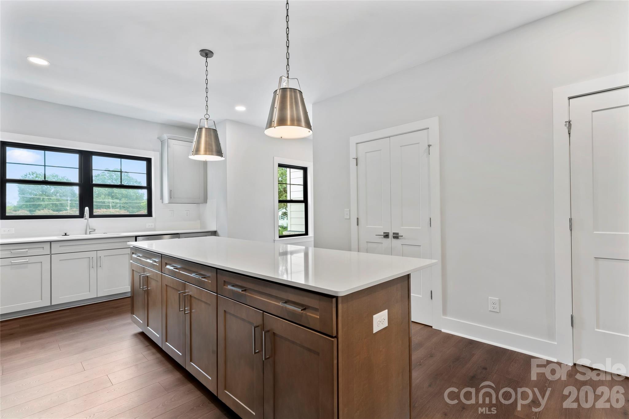 732 Falling Oak Alley