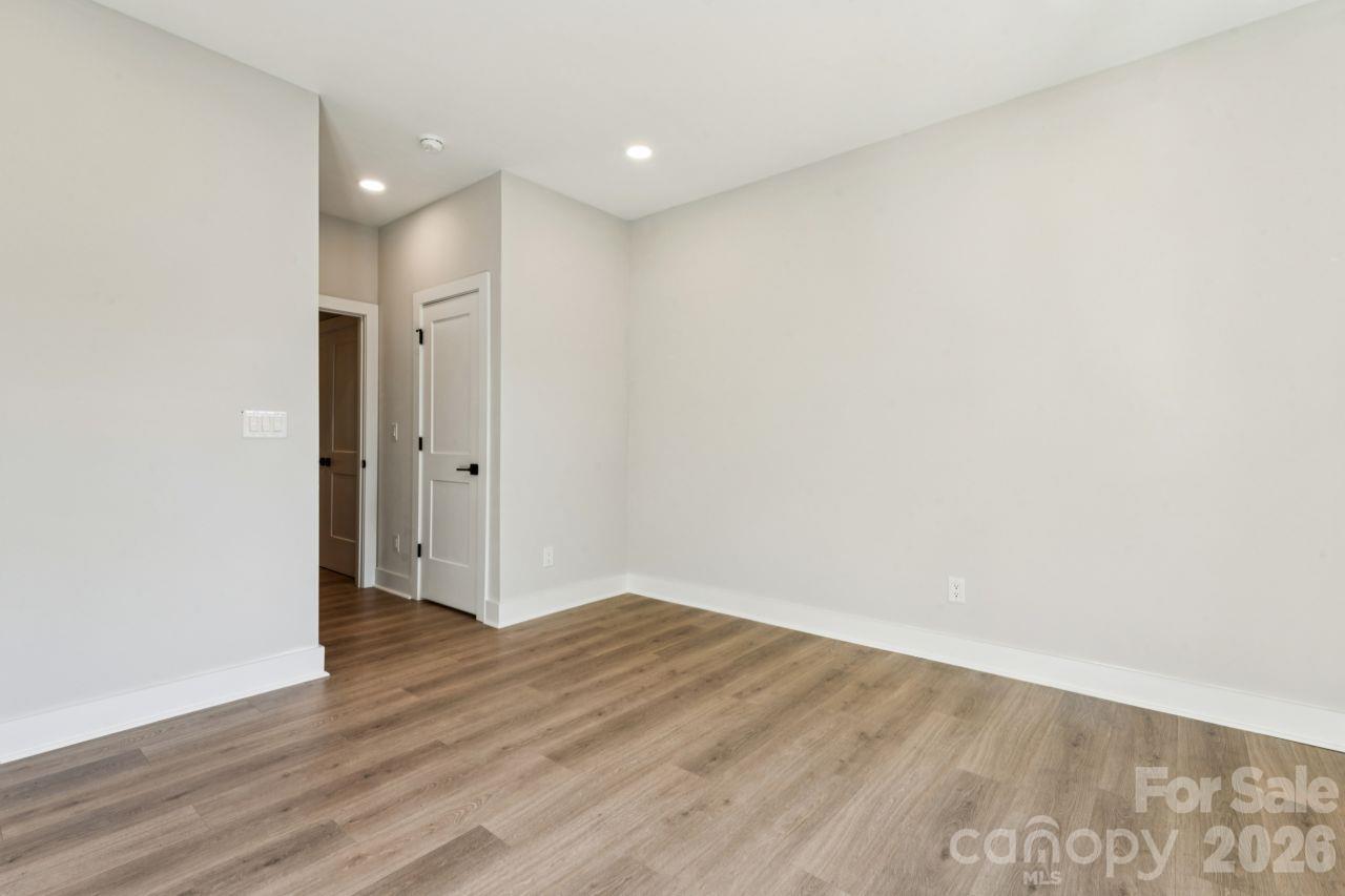 508 MYSTIC PARK Alley Unit: 1